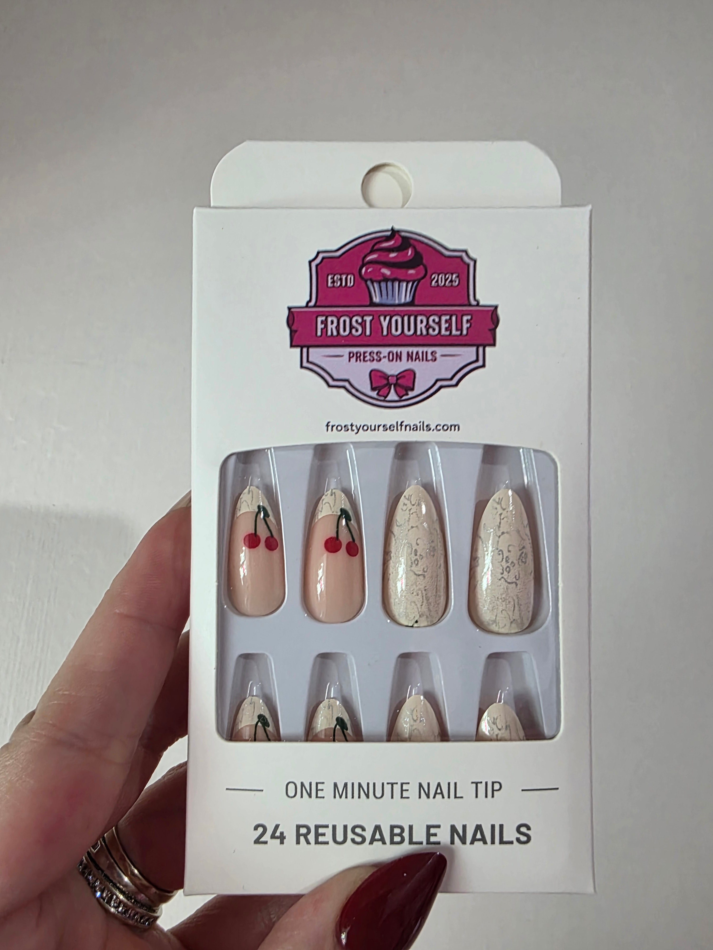 Sweet cherry 🍒 (medium)