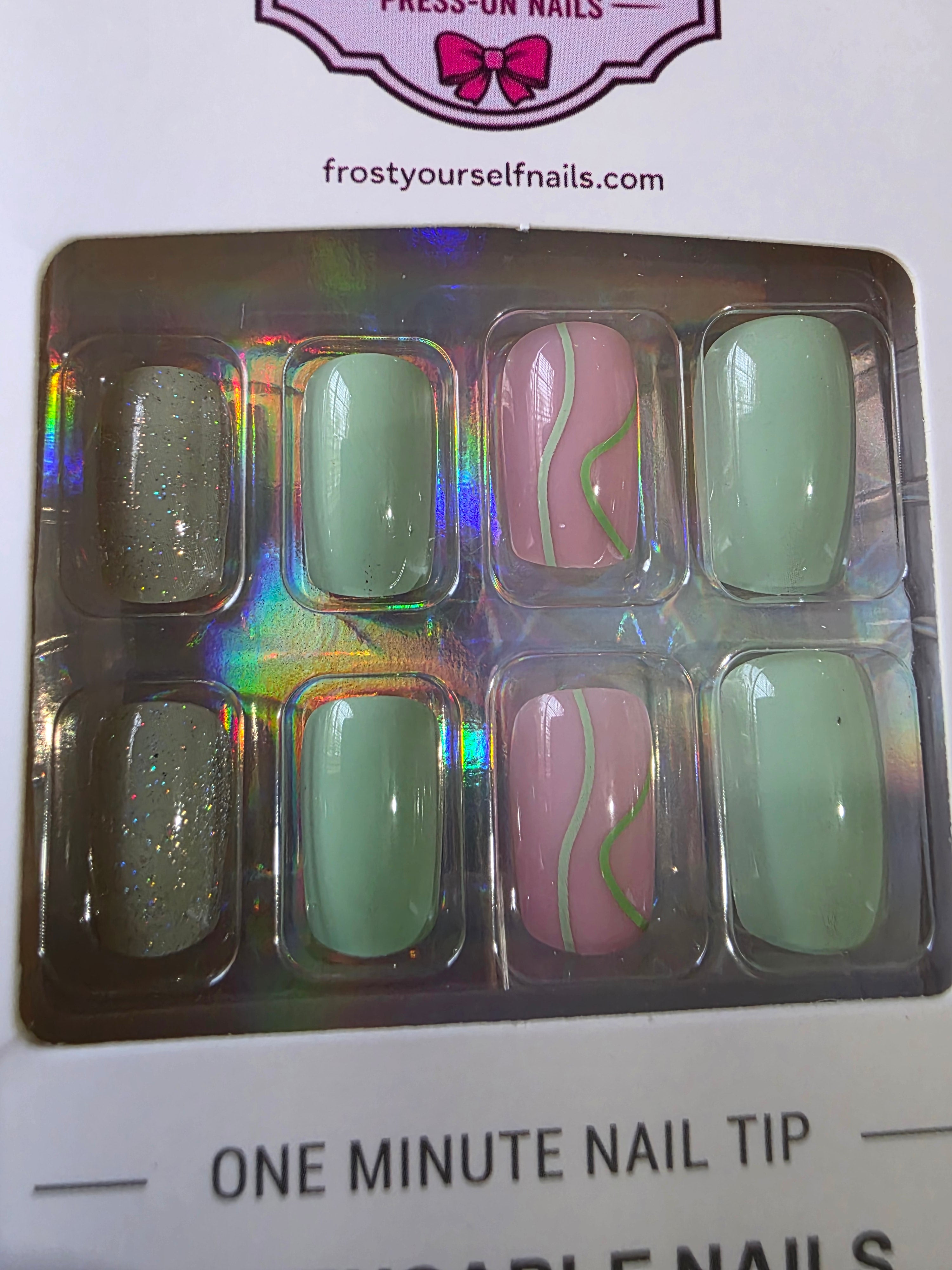 Mint lines (medium)