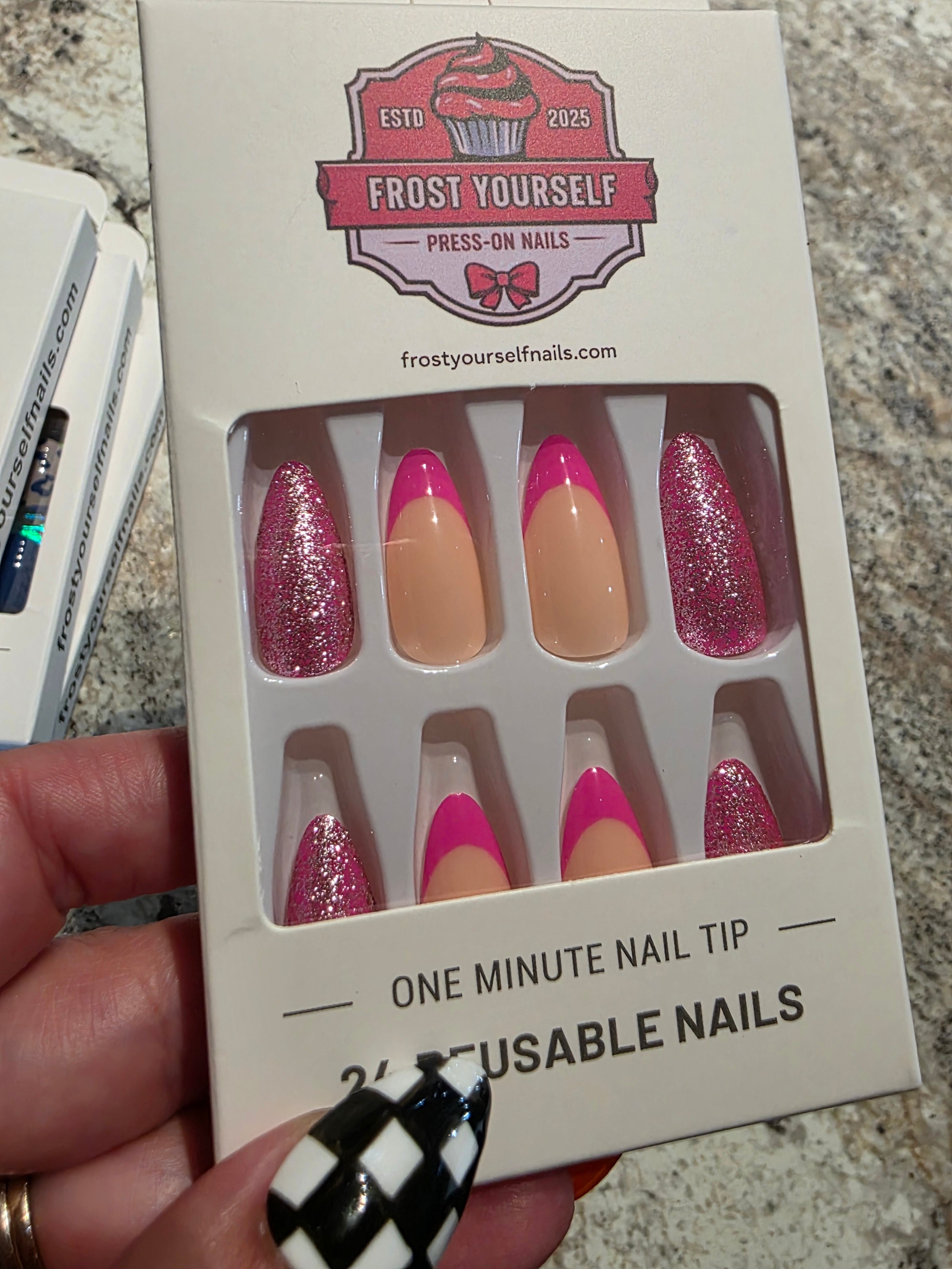 Barbie pink (medium)