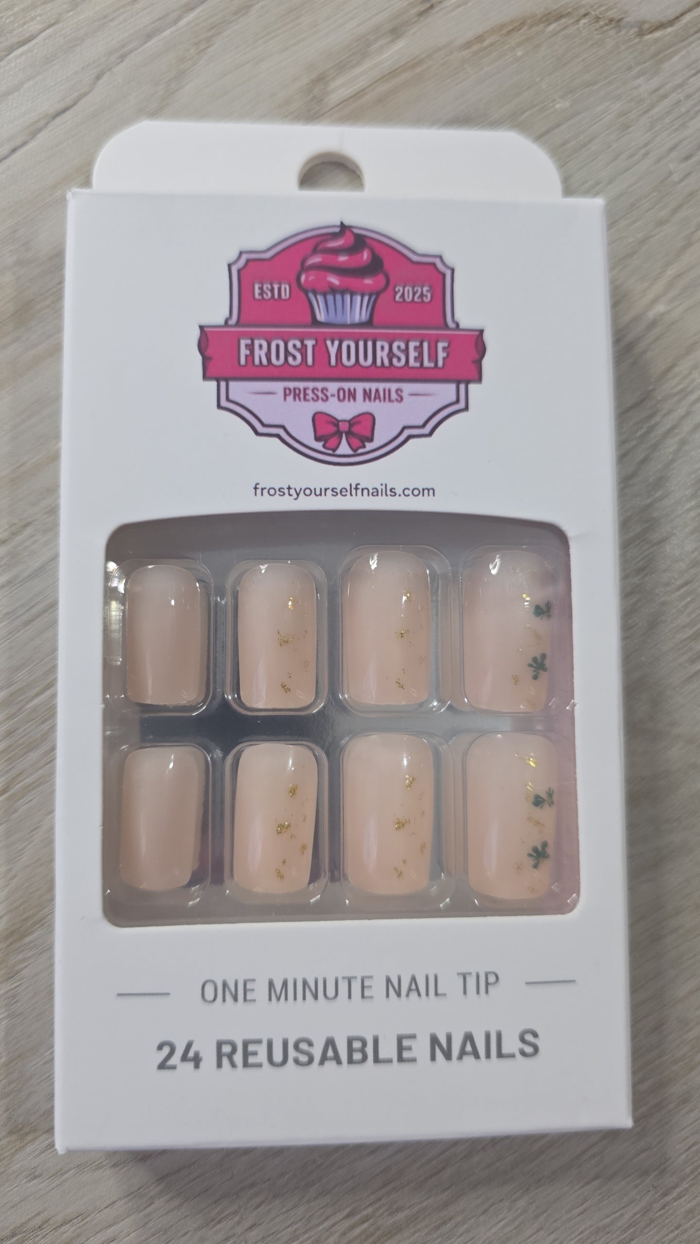 Touch of color 💚 (medium)