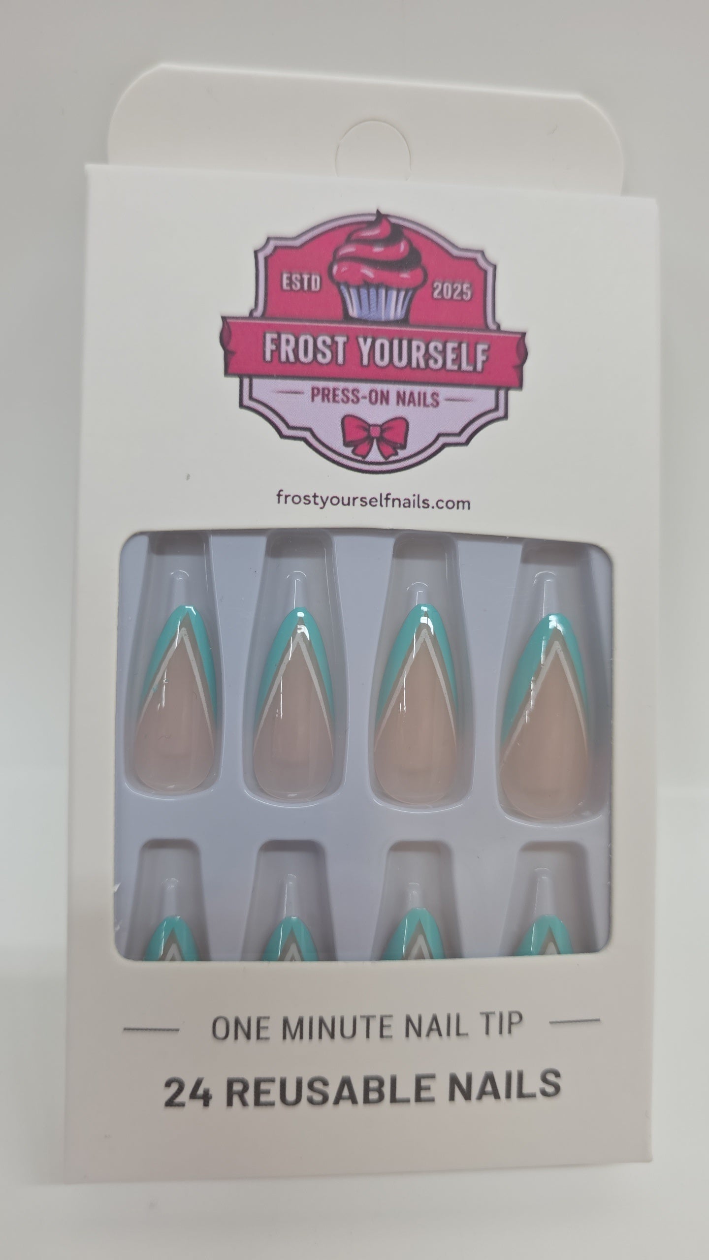 Teal lines (medium)