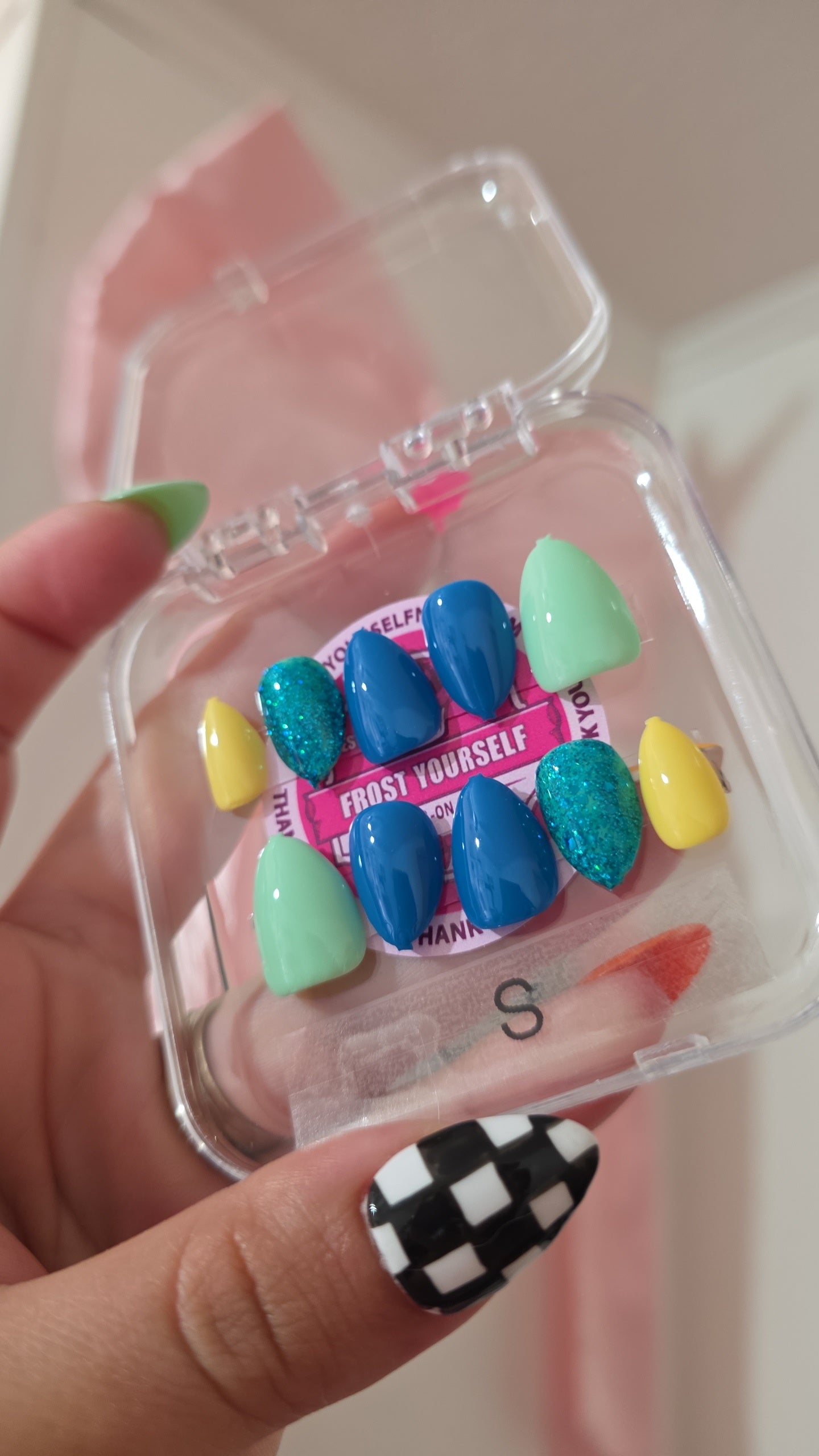 Hand Painted Press-on Nails (size SMALL)