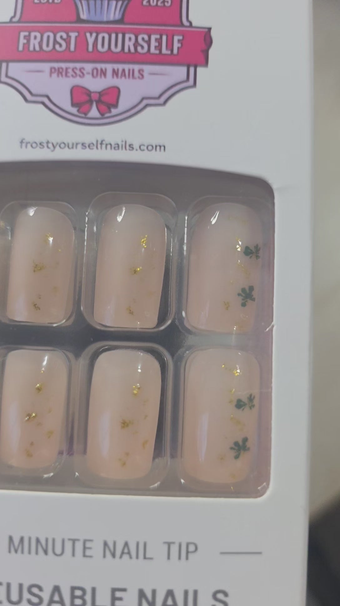 Touch of color 💚 (medium)